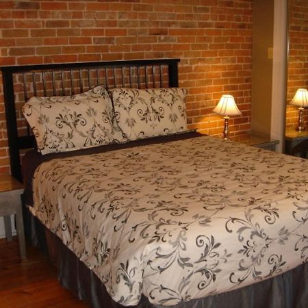 Avalon Bed And Breakfast Оттава Экстерьер фото